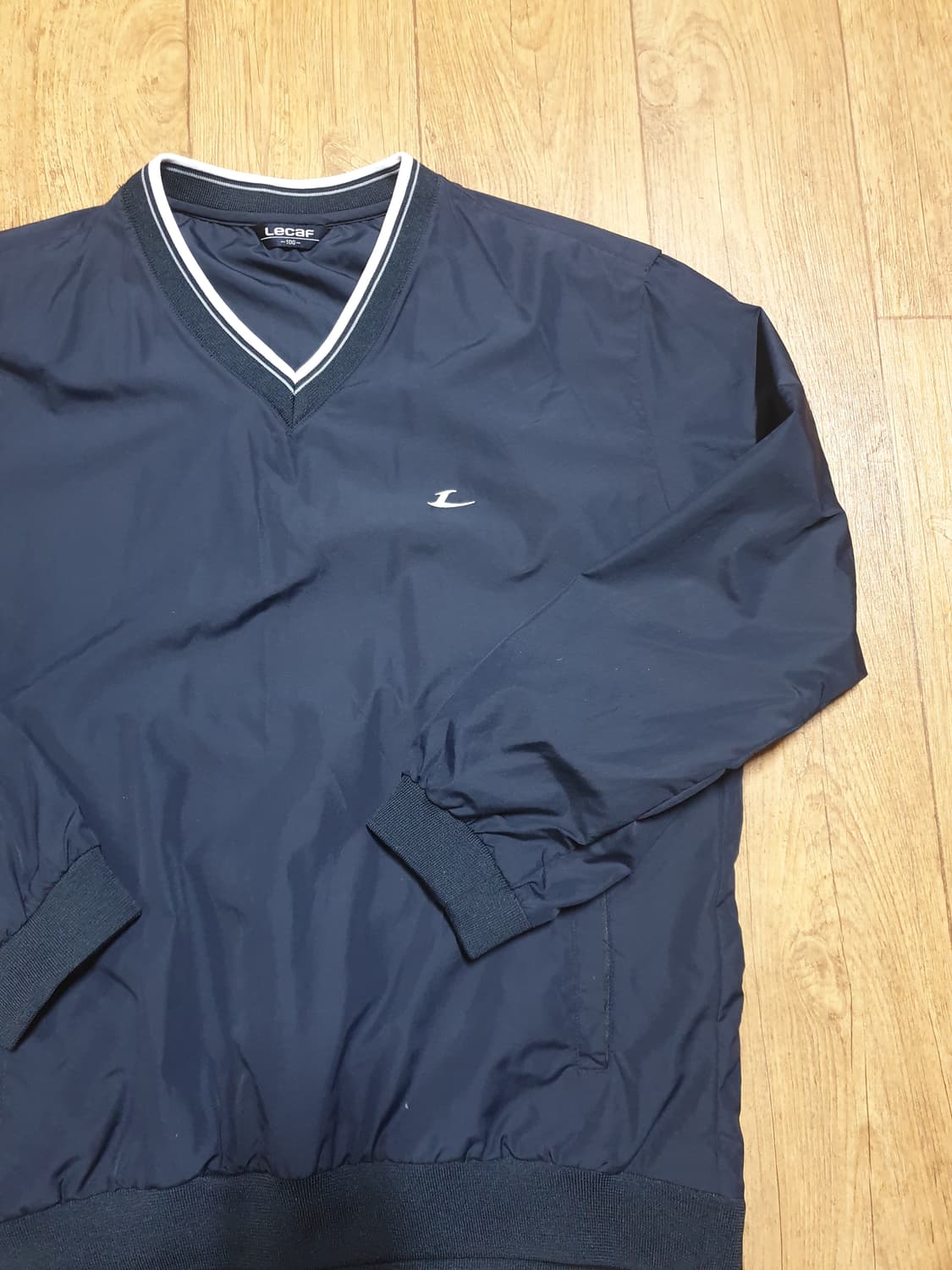 1098 르까프 운동복 브이넥 100 사이즈입니다 상품이미지3