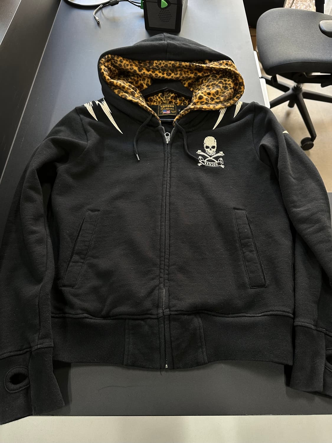 벤슨 넥핸드워머 레오파드 스컬윙 후드집업 상품이미지6