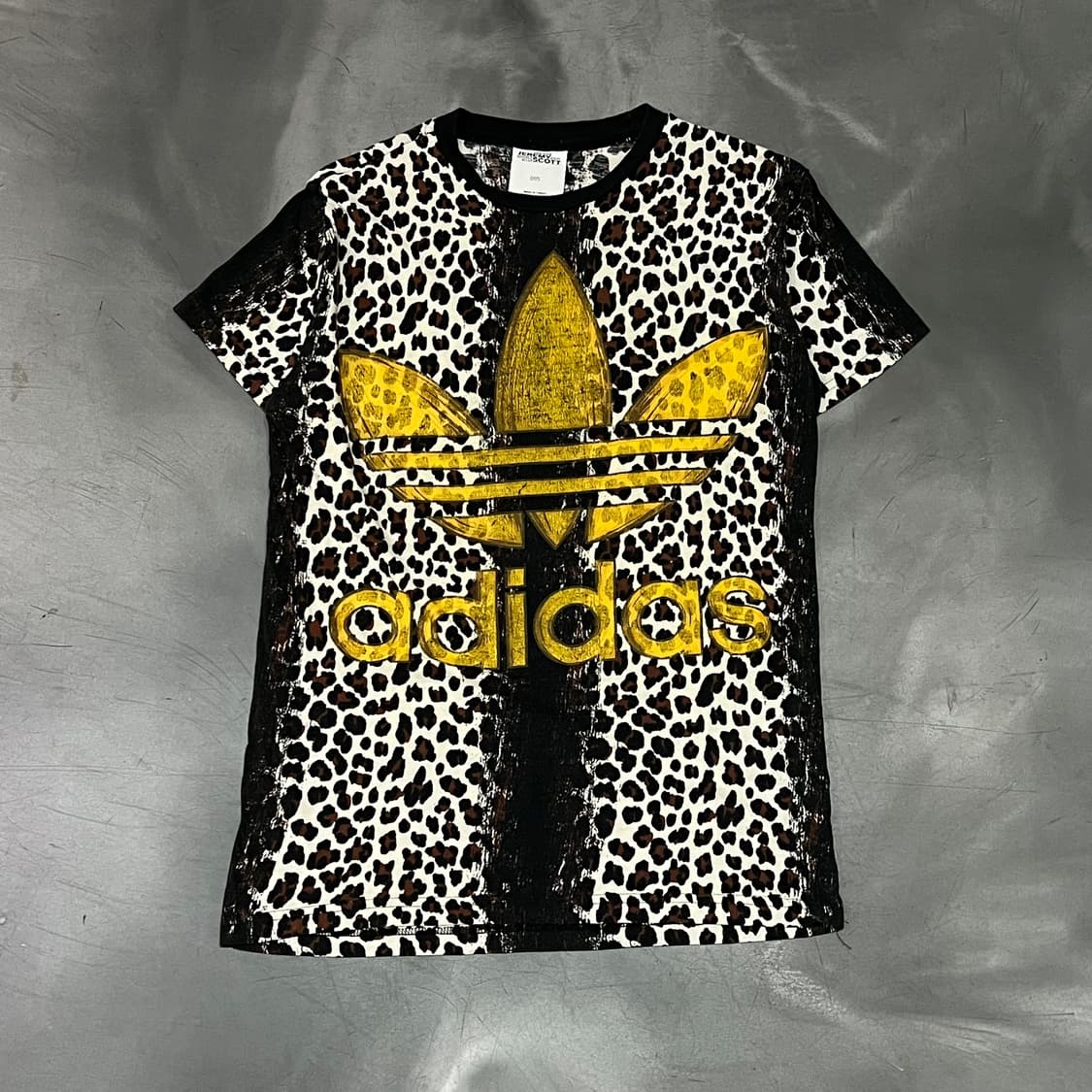  아디다스 제레미스캇 레오파드 빅로고 반팔티 y16430 상품이미지1
