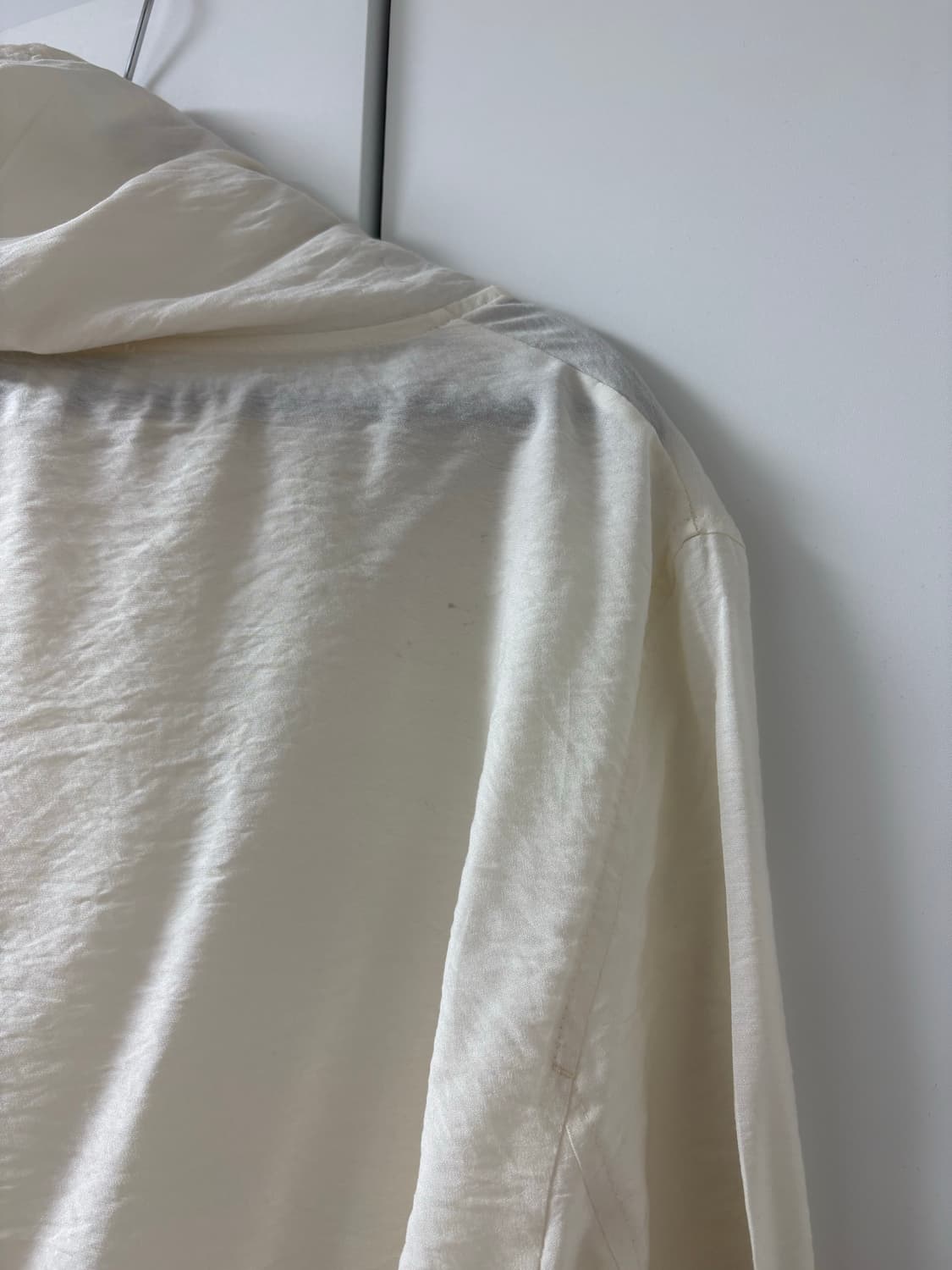 코스 드로우스트링 퍼널넥 블라우스 34 상품이미지6