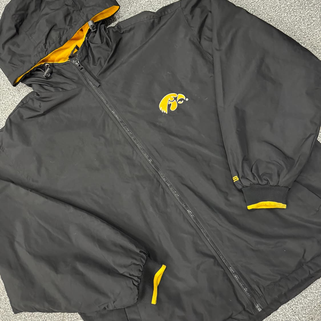 아이오와 호크아이즈 후드 자켓 상품이미지3