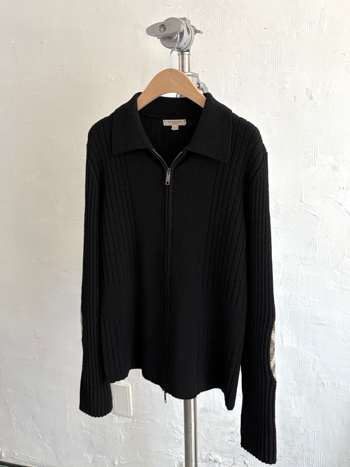Burberry 버버리 블랙 노바체크 패치 니트 집업 상품이미지2