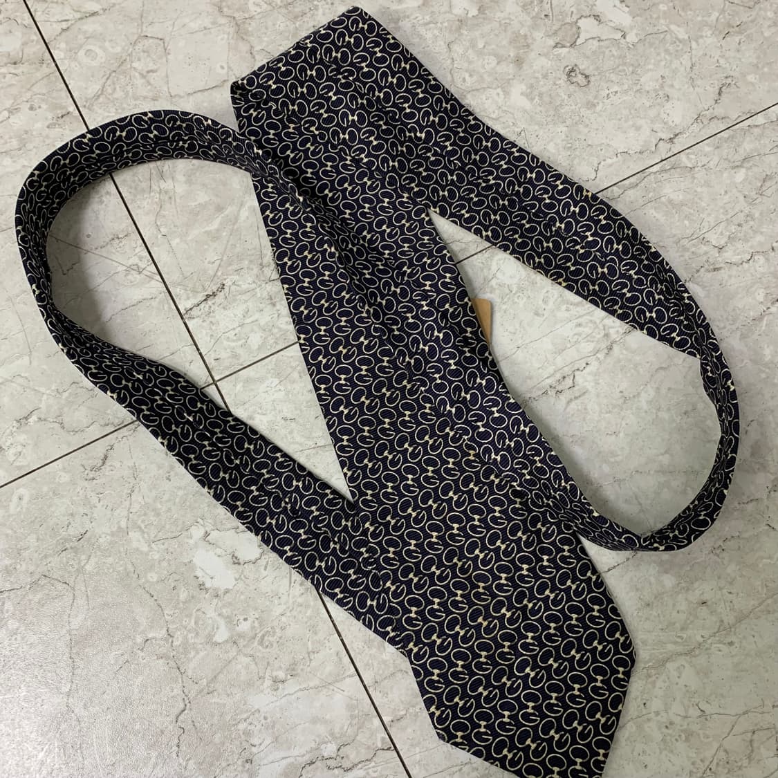 구찌 로고 패턴 실크 볼드 넥타이 이태리 빈티지 블랙 골드 상품이미지5