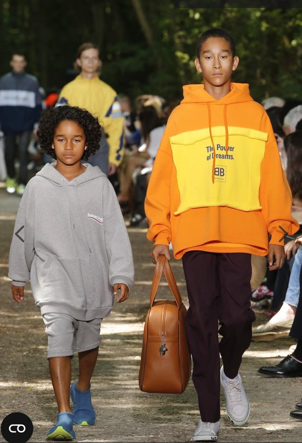 Balenciaga 2018 SS 런웨이 보틀캡참 더플백 상품이미지5