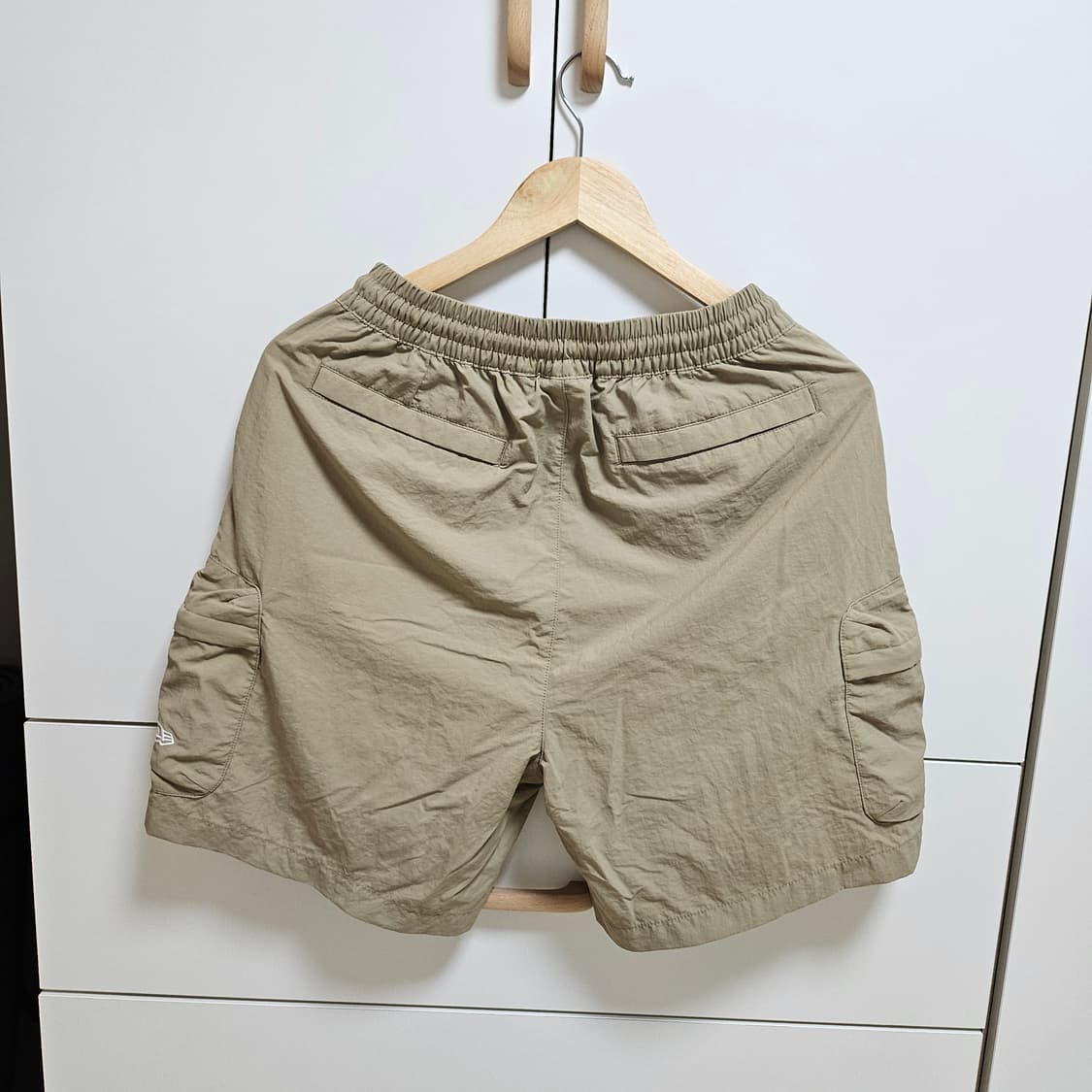 (실착1회) 뉴에라 카고반바지 나일론 베이지 남여공용 S 상품이미지3