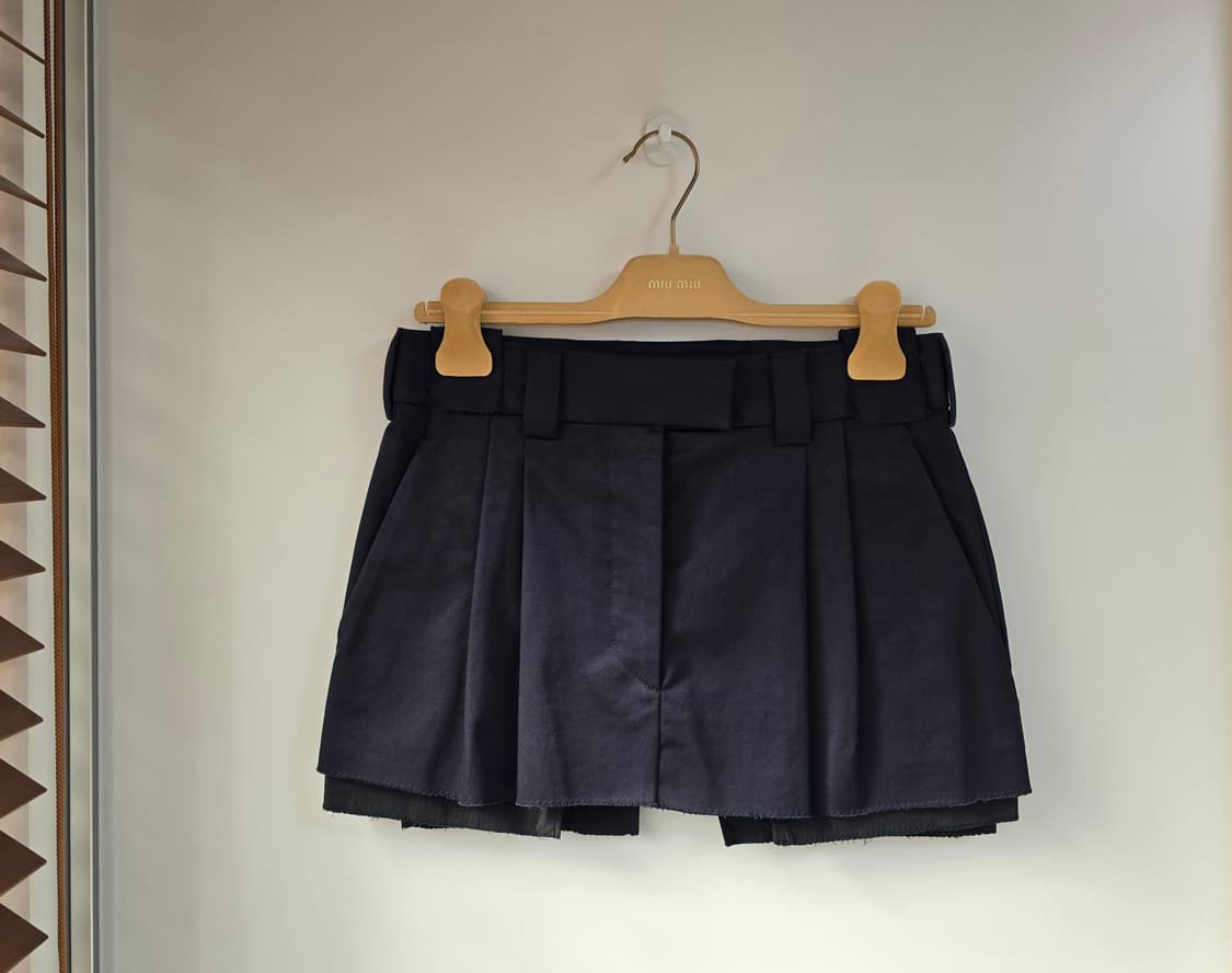새제품] 미우미우 플리츠 로우라이즈 미니 스커트 22SS 상품이미지1