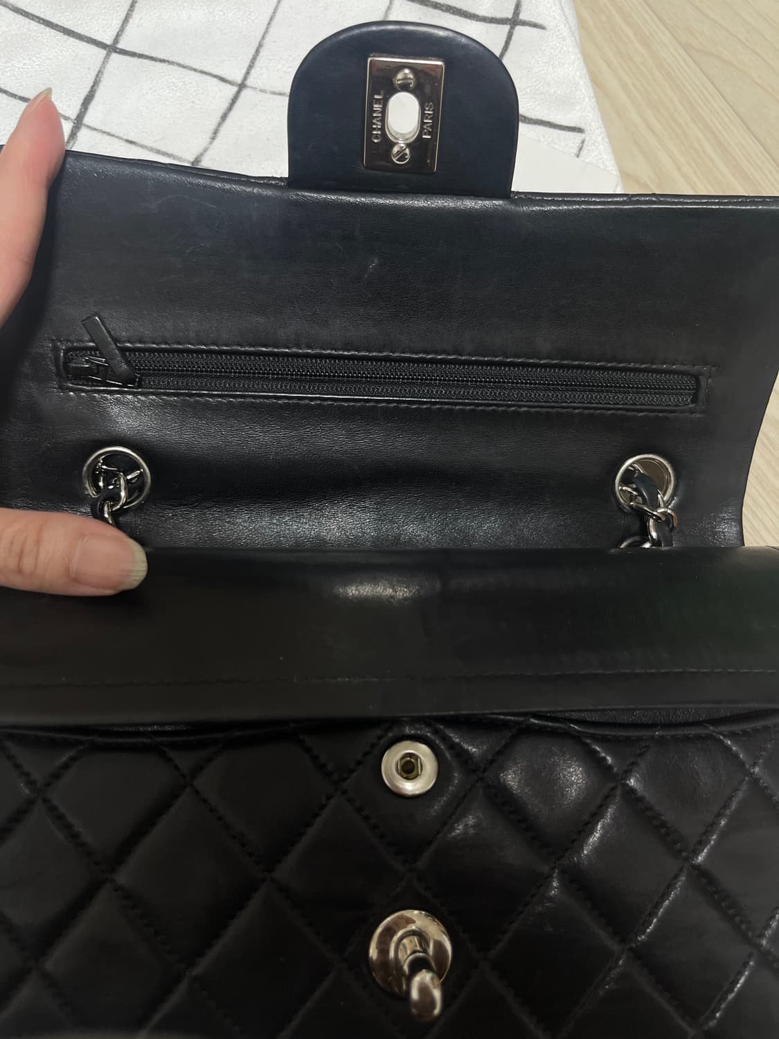 샤넬 클레식 스몰 램스킨 은장 상품이미지8