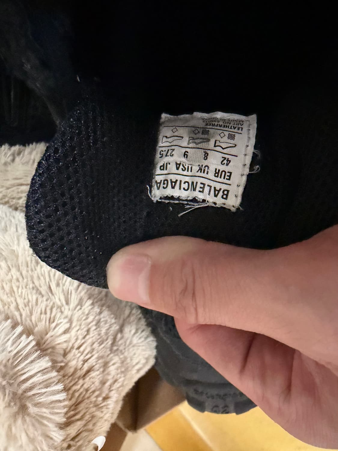 발렌시아가 디펜더 42 상품이미지8