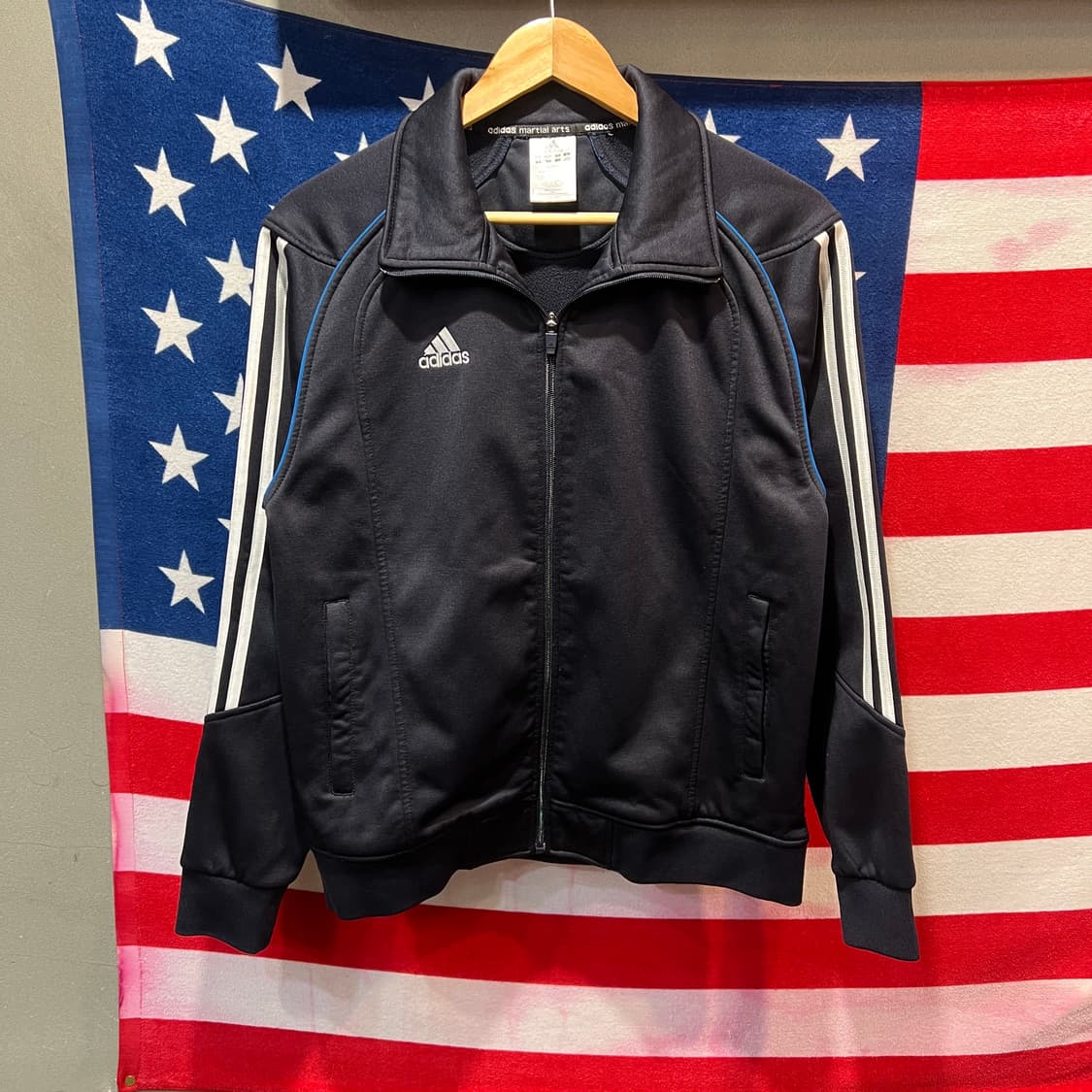 아디다스 기모 트랙져지 상품이미지1