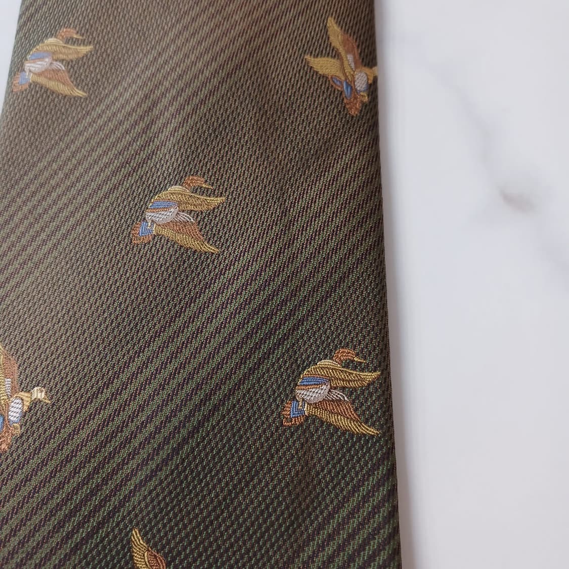 아쿠아스큐텀 실크 버드 자수 넥타이 10.1cm A등급 A18893
 상품이미지7