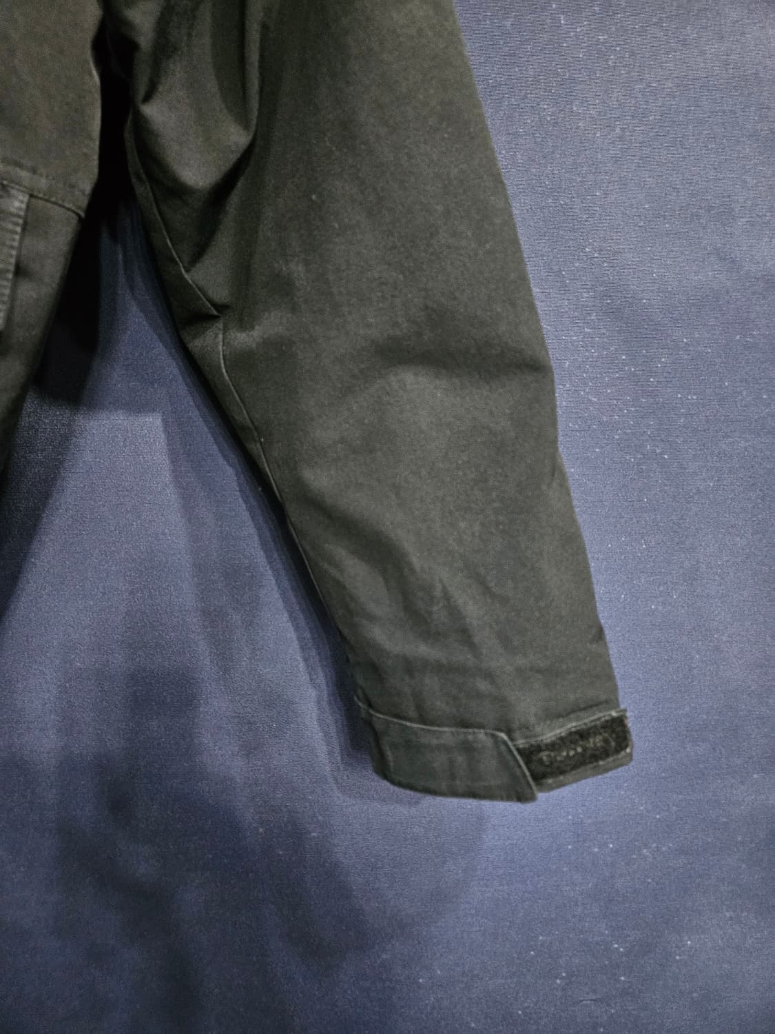 디스커버리 블랙컬러 남성 95~100 덕다운 숏패딩  상품이미지5