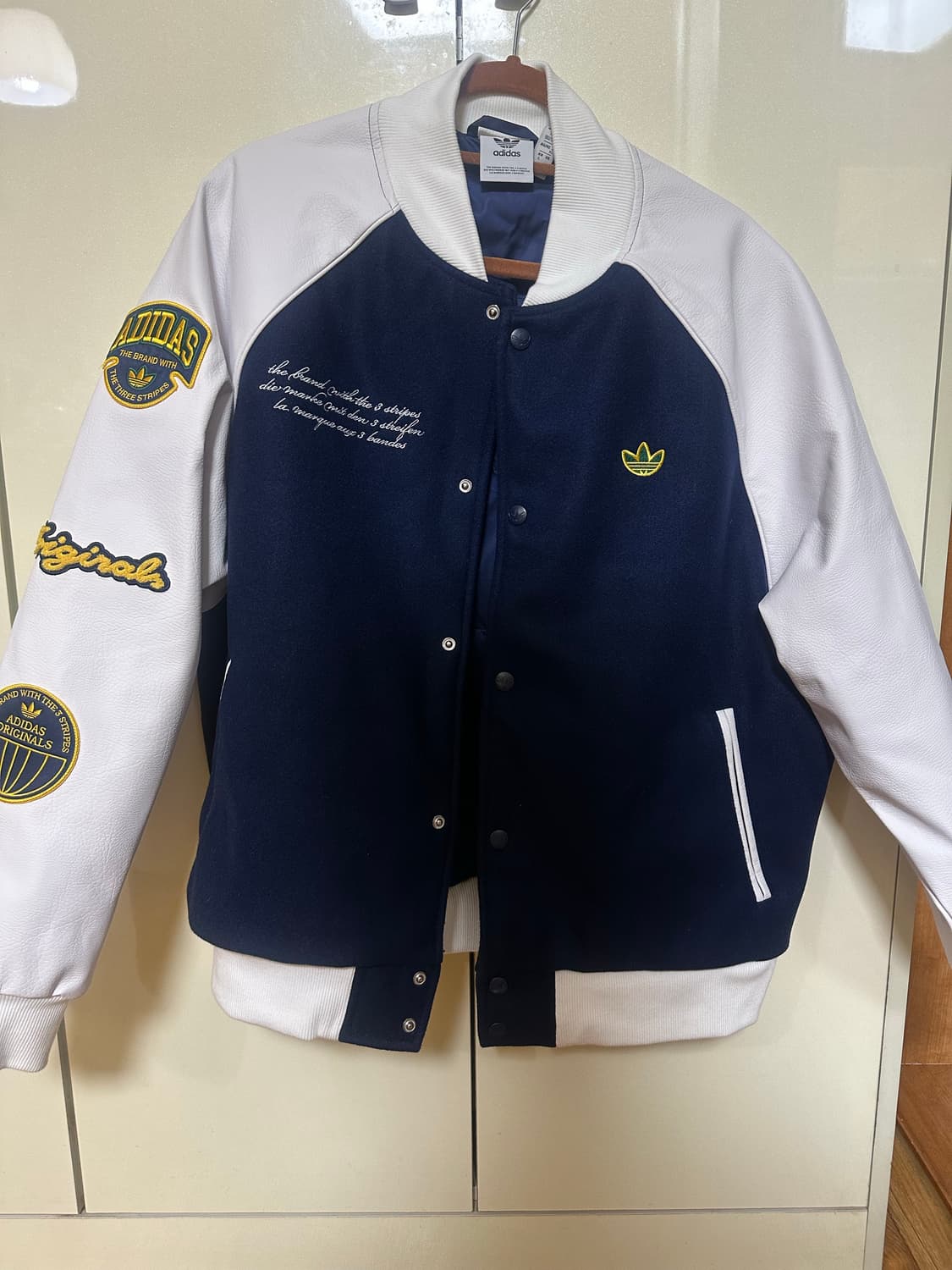 아디다스 오리지널 바시티 자켓 (IS2926) 상품이미지3