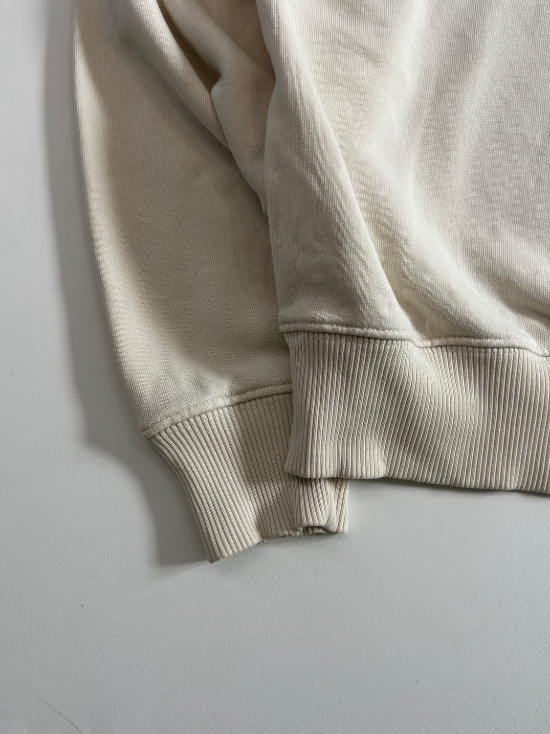 Acne Studios 아크네스튜디오 핀트페이스 화이트 맨투맨 상품이미지4