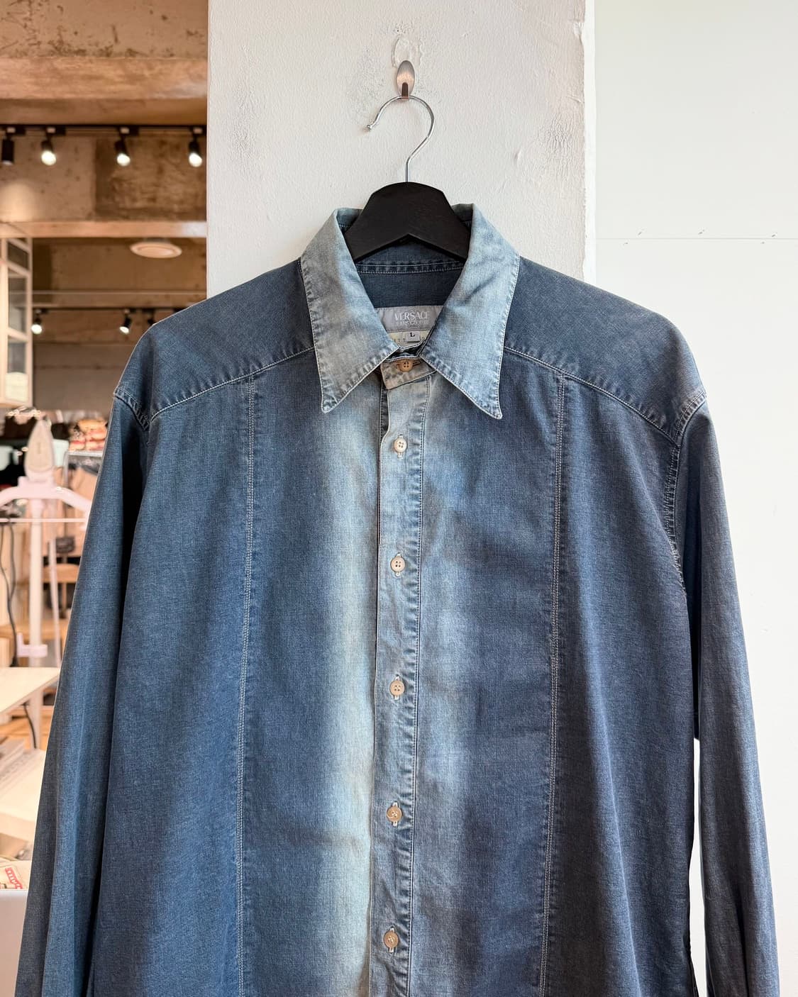 베르사체 진스 쿠튀르 데님 그라데이션 셔츠  상품이미지3
