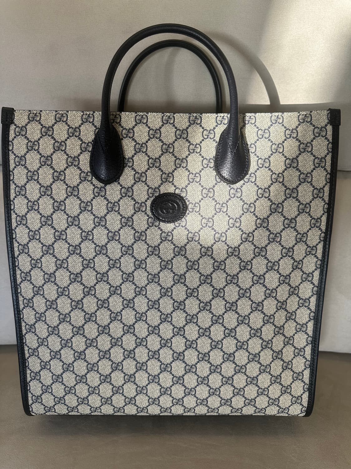 (풀박스구성)구찌 미디엄 토트백 위드 인터로킹 G 가방 네이비색상 상품이미지2