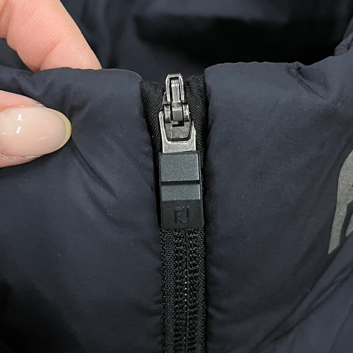 [정품/XL] FJ 풋조이 패딩 조끼 네이비 b8 상품이미지4