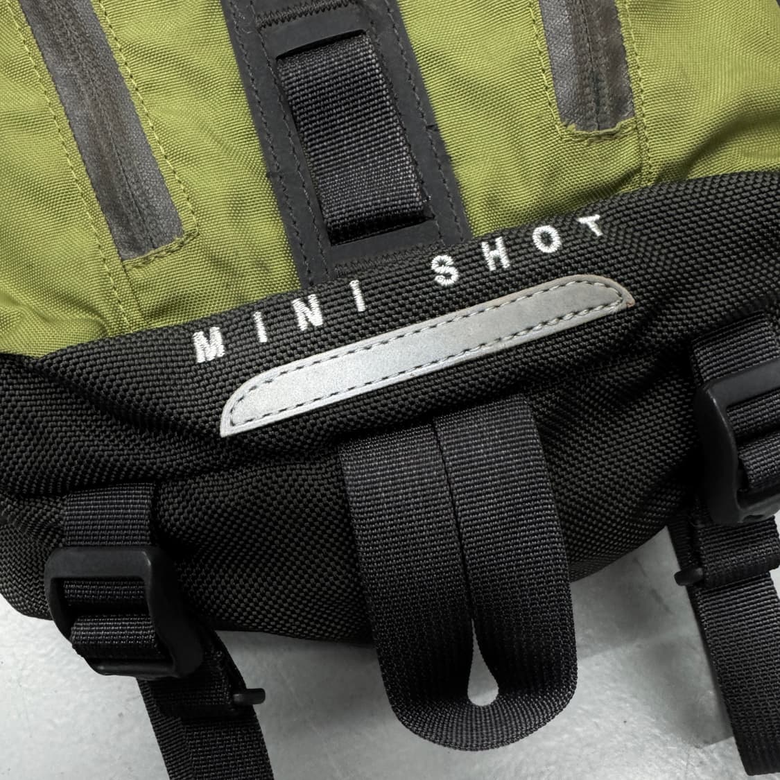 노스페이스 고프코어 카키 그린 미니샷 백팩 상품이미지5