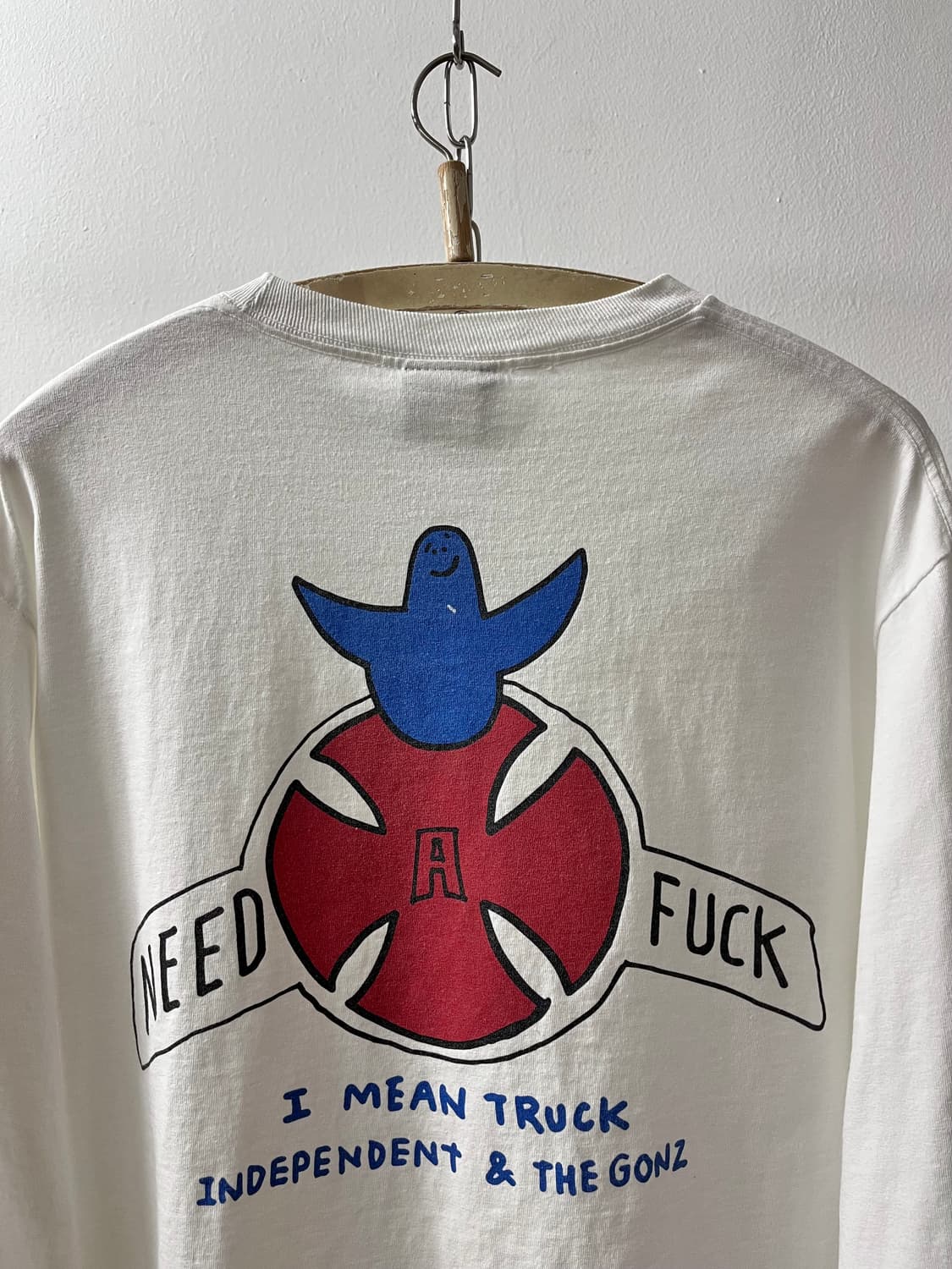 NHS 인디펜던트 & 마크 곤잘레스 롱슬리브 티셔츠 상품이미지3