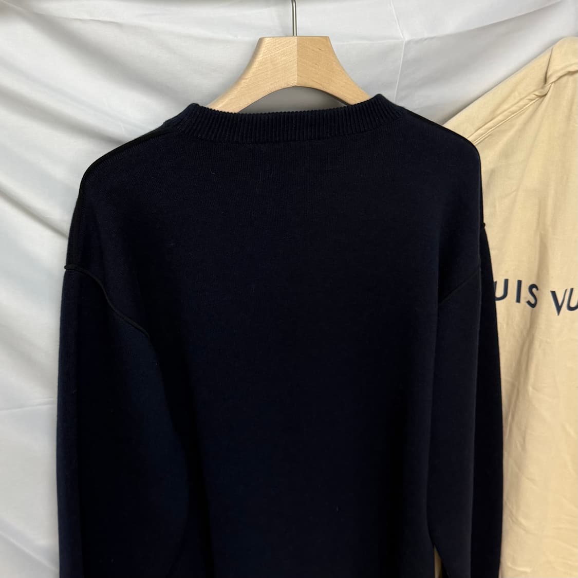 [S+급/S] 루이비통 블루 오픈 슬리브 라운지웨어 모노그램 여성 니트 상품이미지6