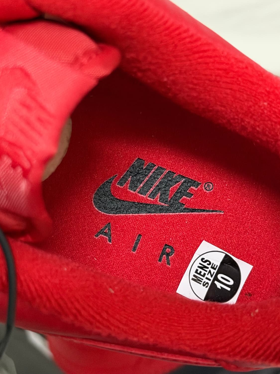 나이키 에어포스 1 '07 LV8 로우 트리플 레드 상품이미지7