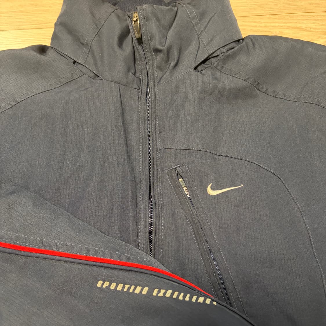 나이키 백 스펠아웃 빅스우시 파이핑 라인 바람막이 상품이미지3