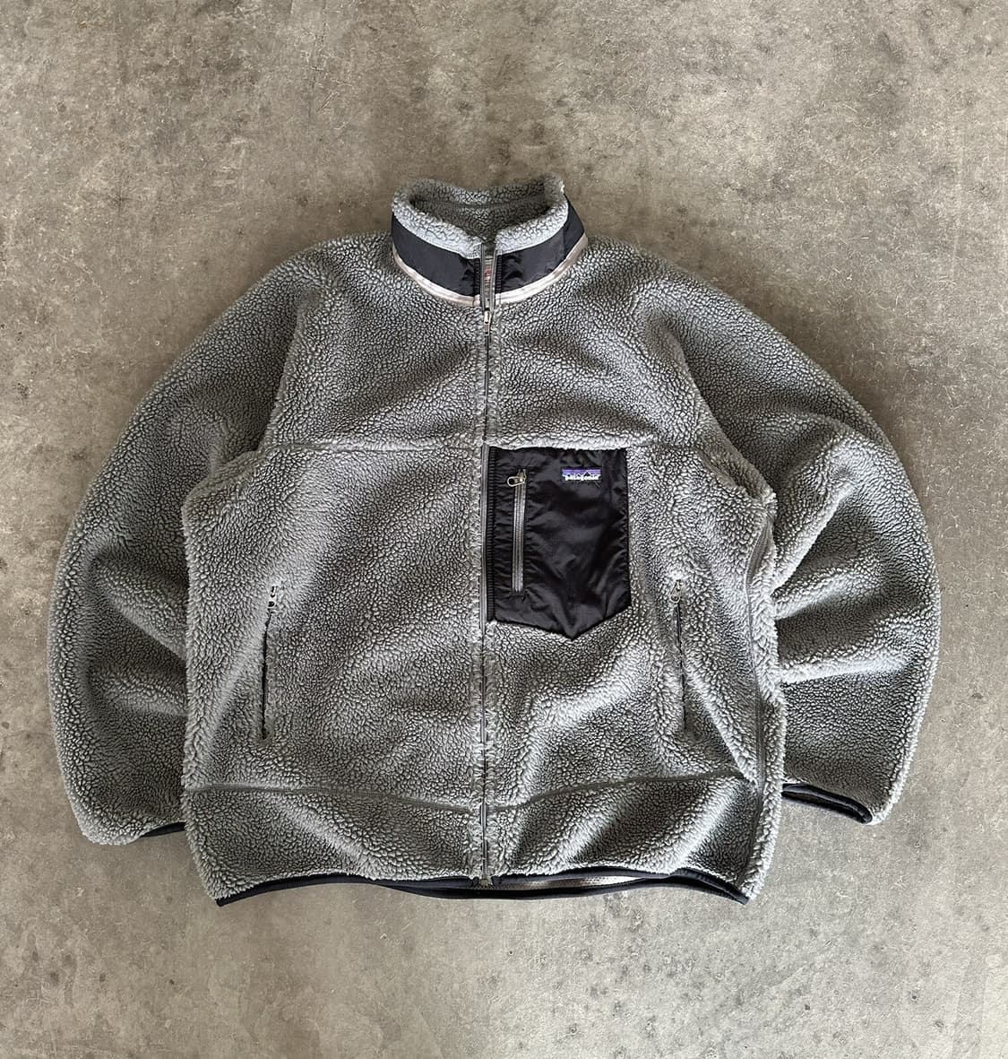 파타고니아 클래식 레트로-X 플리스 자켓 그레이/블랙 상품이미지1