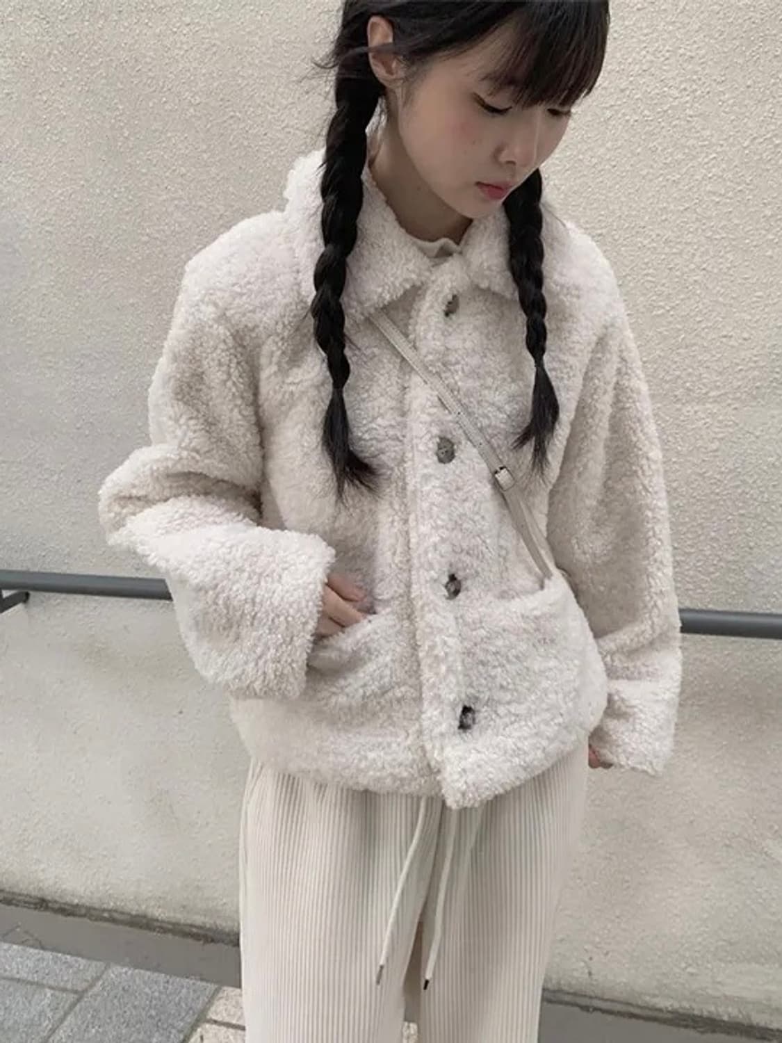 애니원모어 양털 카라 퍼 자켓 상품이미지1