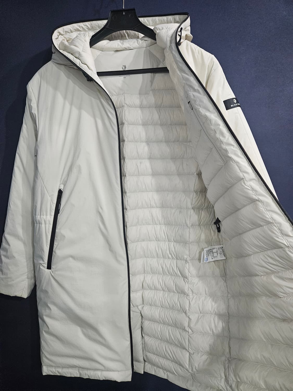 블랙컬러 아이보리컬러 남성 100 구스다운 패딩  상품이미지8