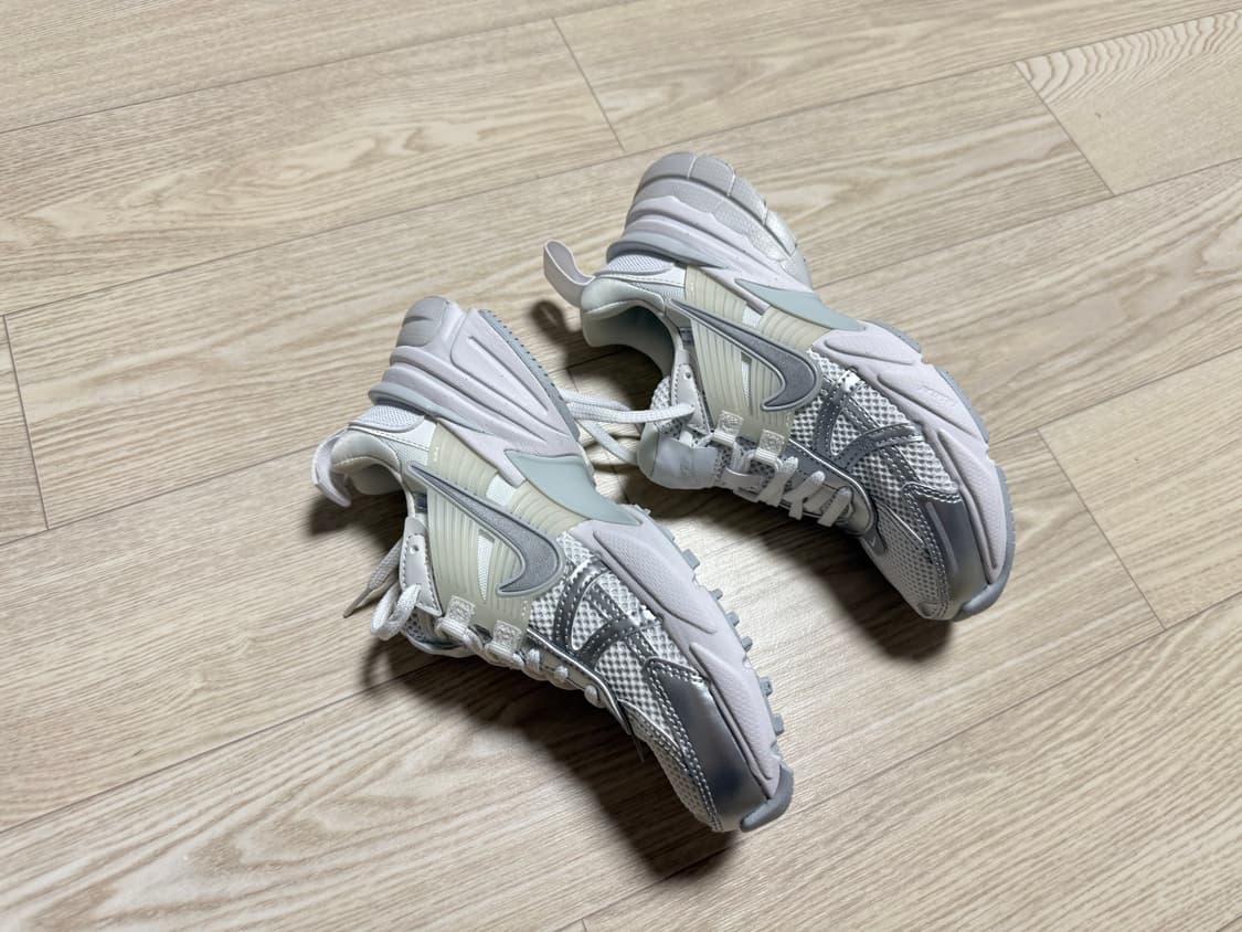 225 / 나이키 v2k 런 운동화 실버 상품이미지6