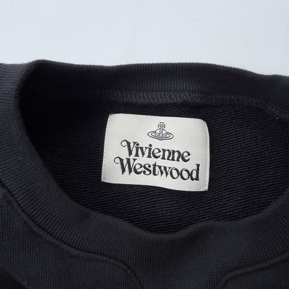비비안웨스트우드 ORB 자수로고 크롭 맨투맨 상품이미지5