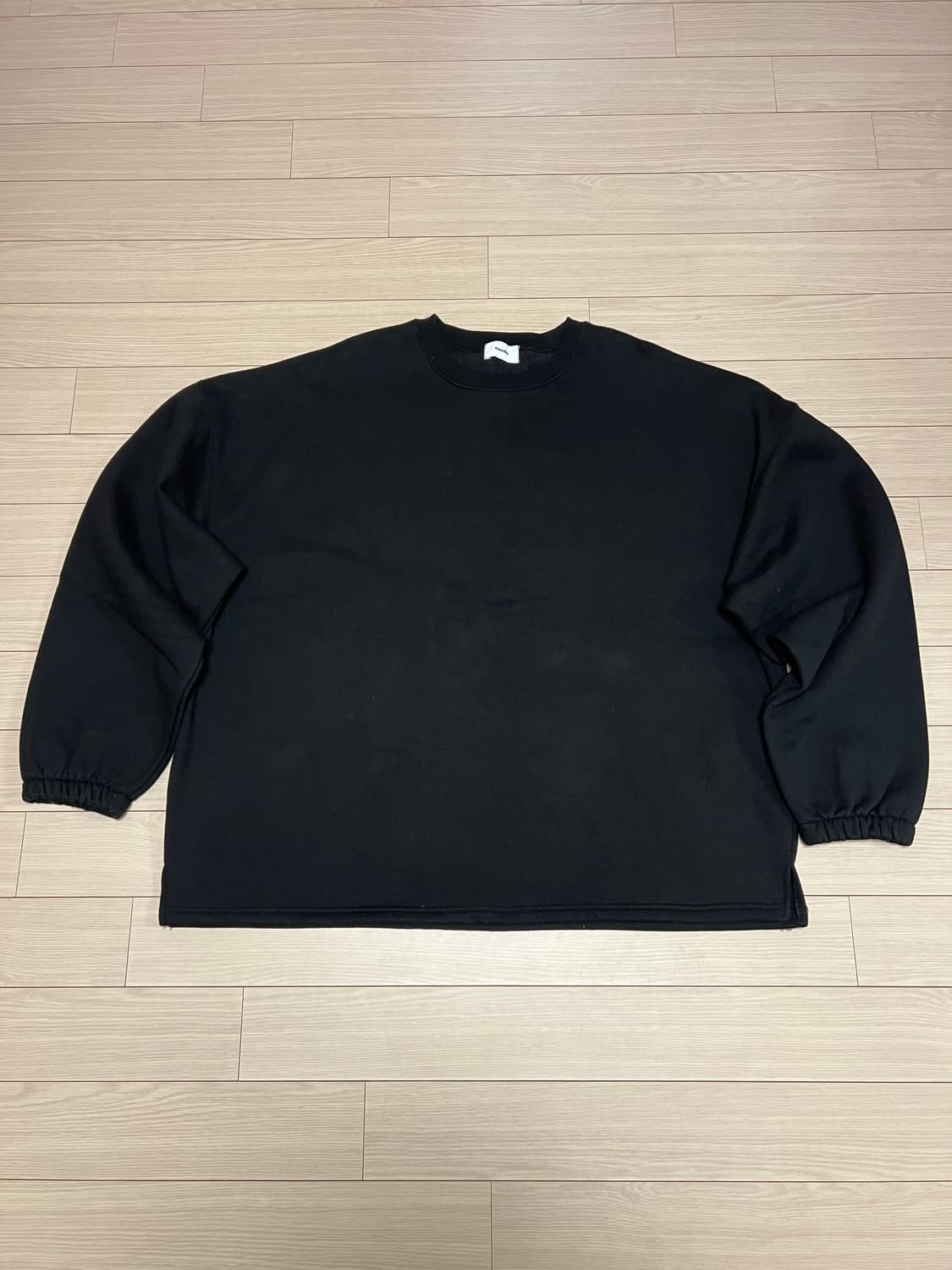 블랙 기모 맨투맨 / 베이직 롱슬리브 / 오버핏 상품이미지1