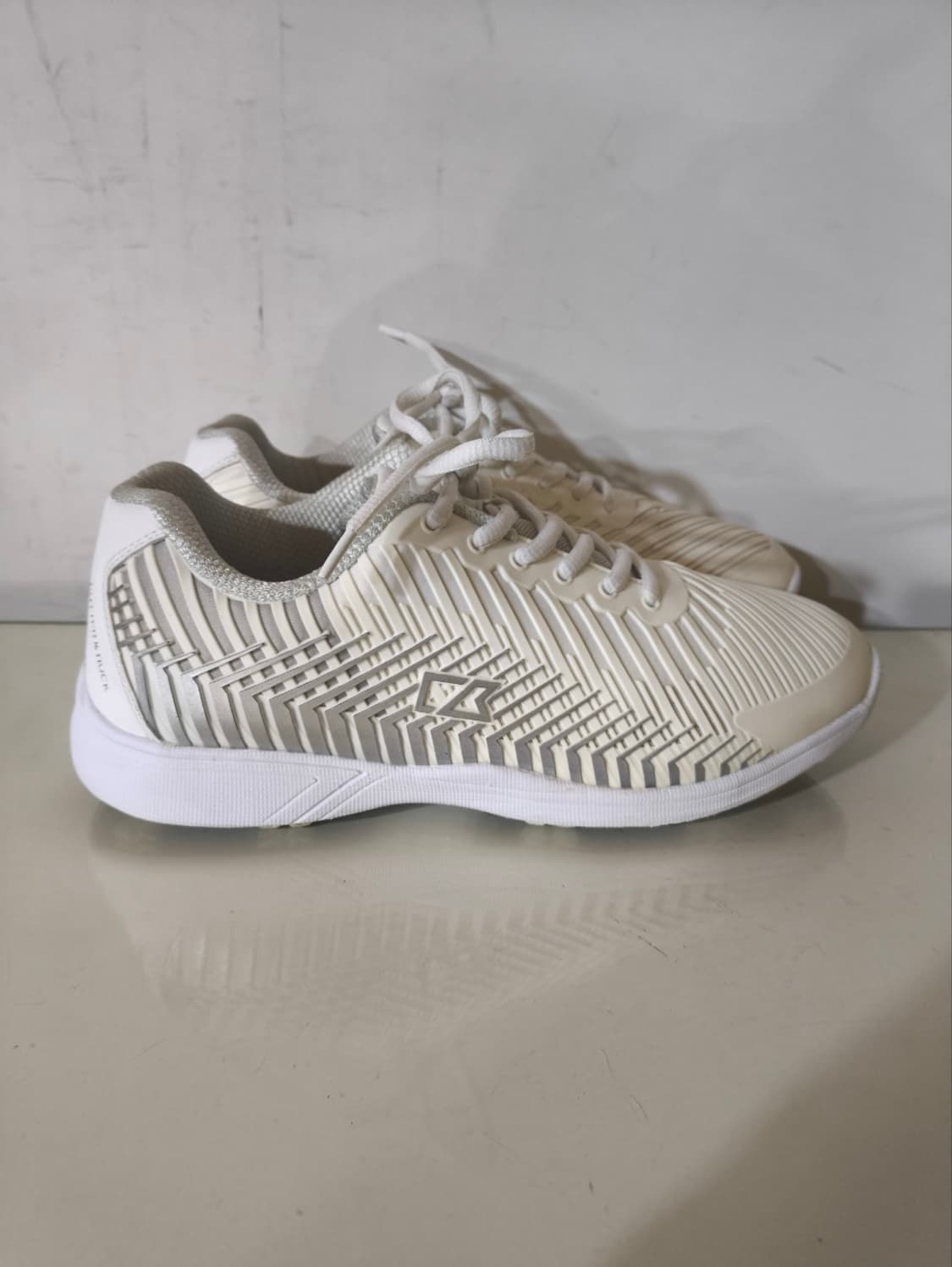 260mm 커터앤벅 스파이크리스 골프화 상품이미지2