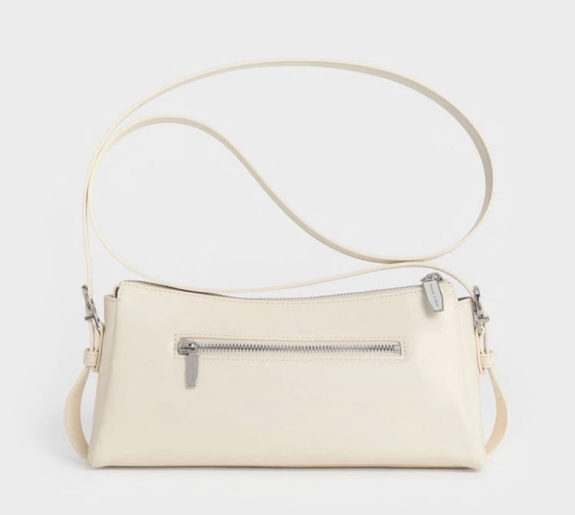 [찰스앤키스] 한소희 레이첼 이롱게이티드 포켓 체인백 크림색 상품이미지7