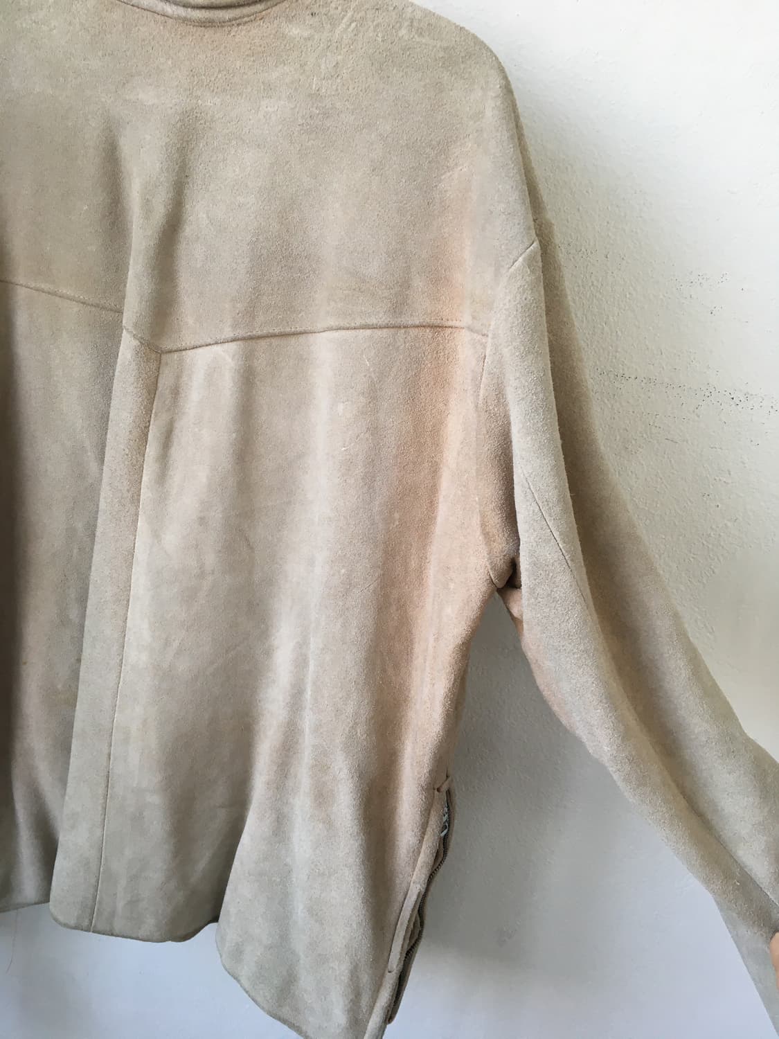 Cross patch point suede top 상품이미지9