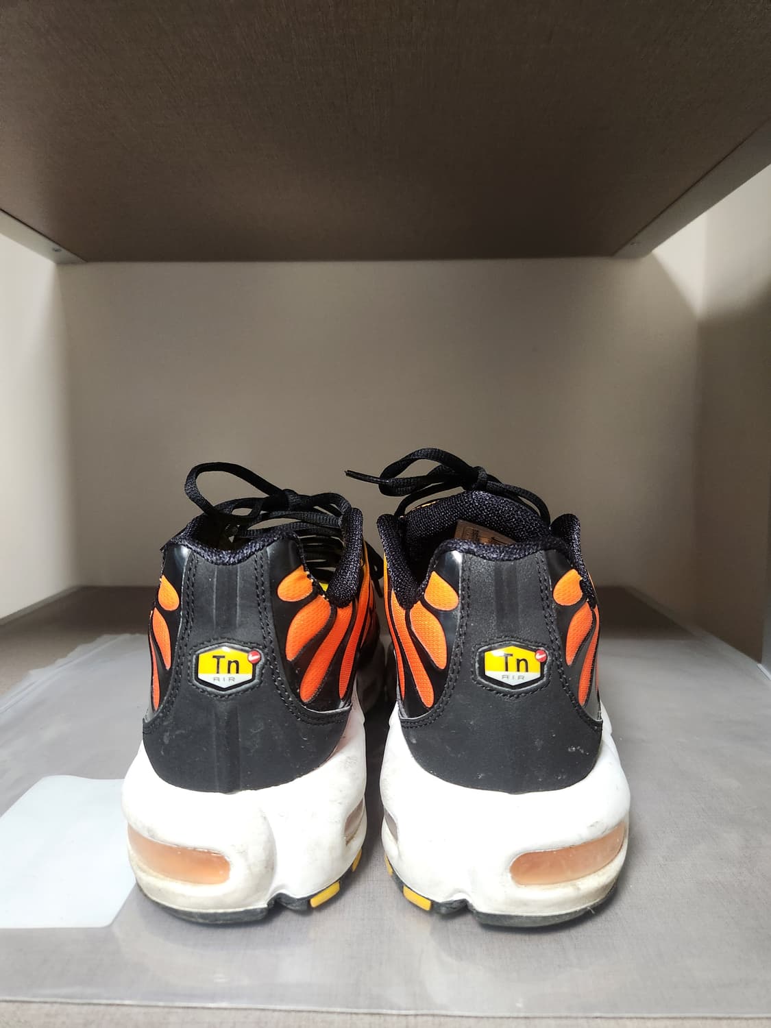 에어맥스 플러스 브라이트 세라믹 앤 투어 옐로우 상품이미지4