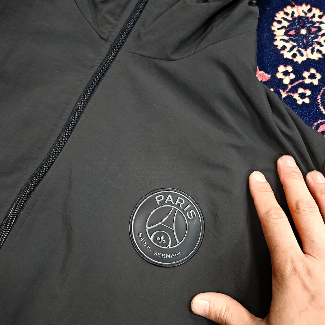 파리생제르망 시그니쳐 가슴 패치 후드 바람막이 XL size 상품이미지4