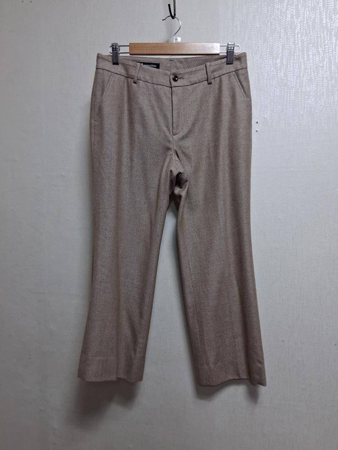 일본판 아쿠아스큐텀 실크혼방 순모 슬랙스 울팬츠 28인치

원산지 일본
 상품이미지1