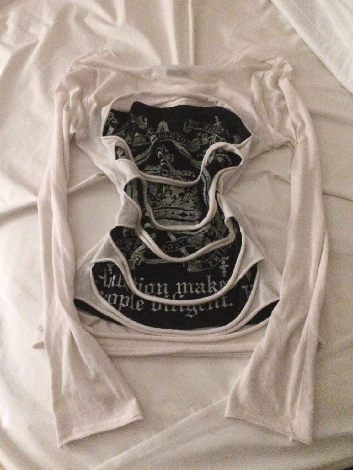 펑크 롱슬리브 데미지 레터링 티셔츠 상품이미지1