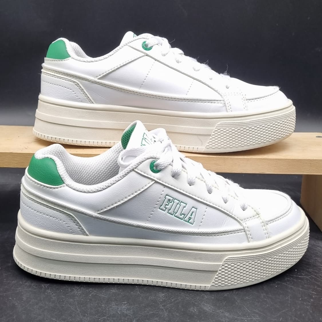 휠라 인터페어 여성스니커즈 230 상품이미지1