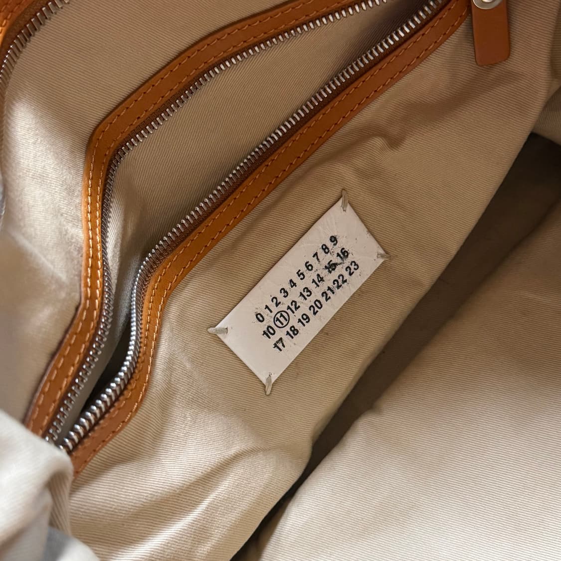 마르지엘라 브라운 레더 보스턴백 상품이미지5