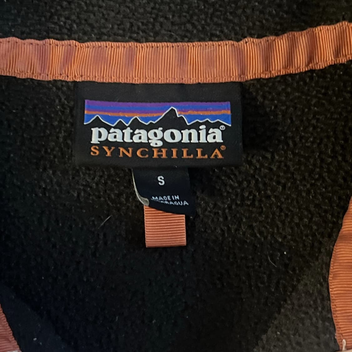 파타고니아 신칠라 스냅-T 블랙/오프화이트/핑크 상품이미지4