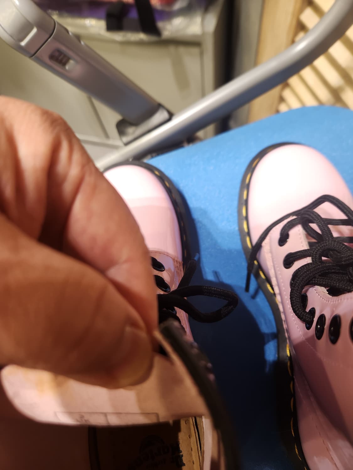 닥터마틴 1460 페이던트 핑크 8홀 부츠 (딸기우유색) 상품이미지3