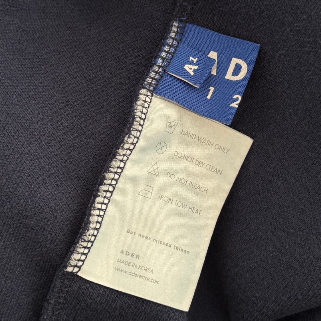 아더에러 19fw 유니버셜 맨투맨 A1 상품이미지4