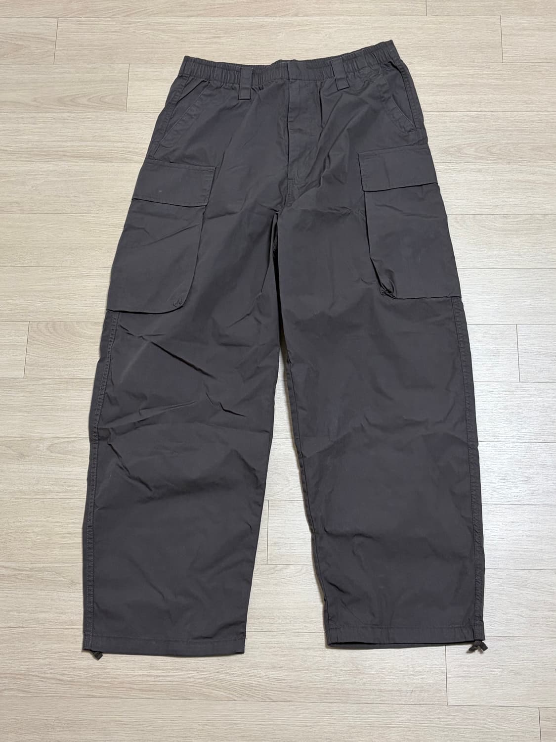 유니클로U 와이드핏카고팬츠 브라운m 상품이미지1