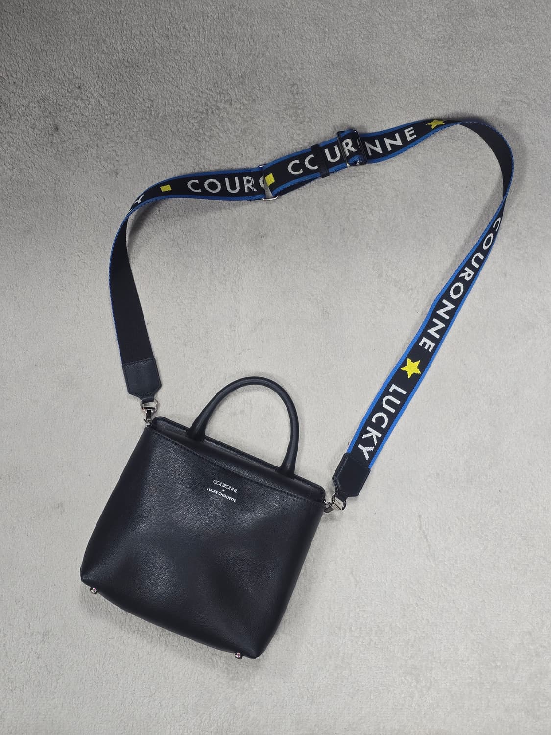 쿠론 x 럭키슈에뜨 콜라보 레더 투웨이 크로스백  상품이미지1