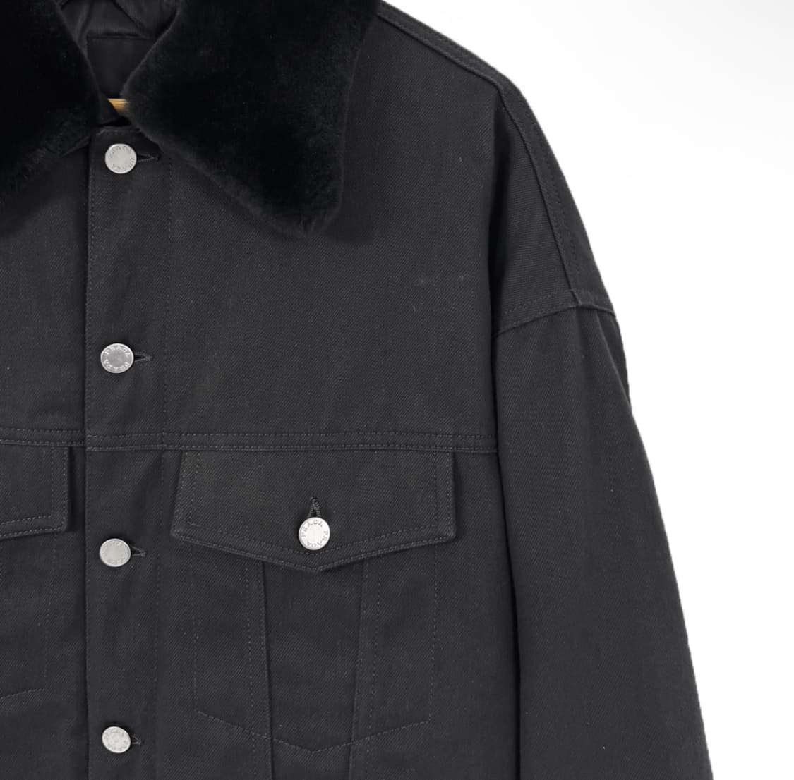 [L] 프라다 남성 삼각로고 불 데님 시어링 패디드 블루종 자켓 블랙 상품이미지4