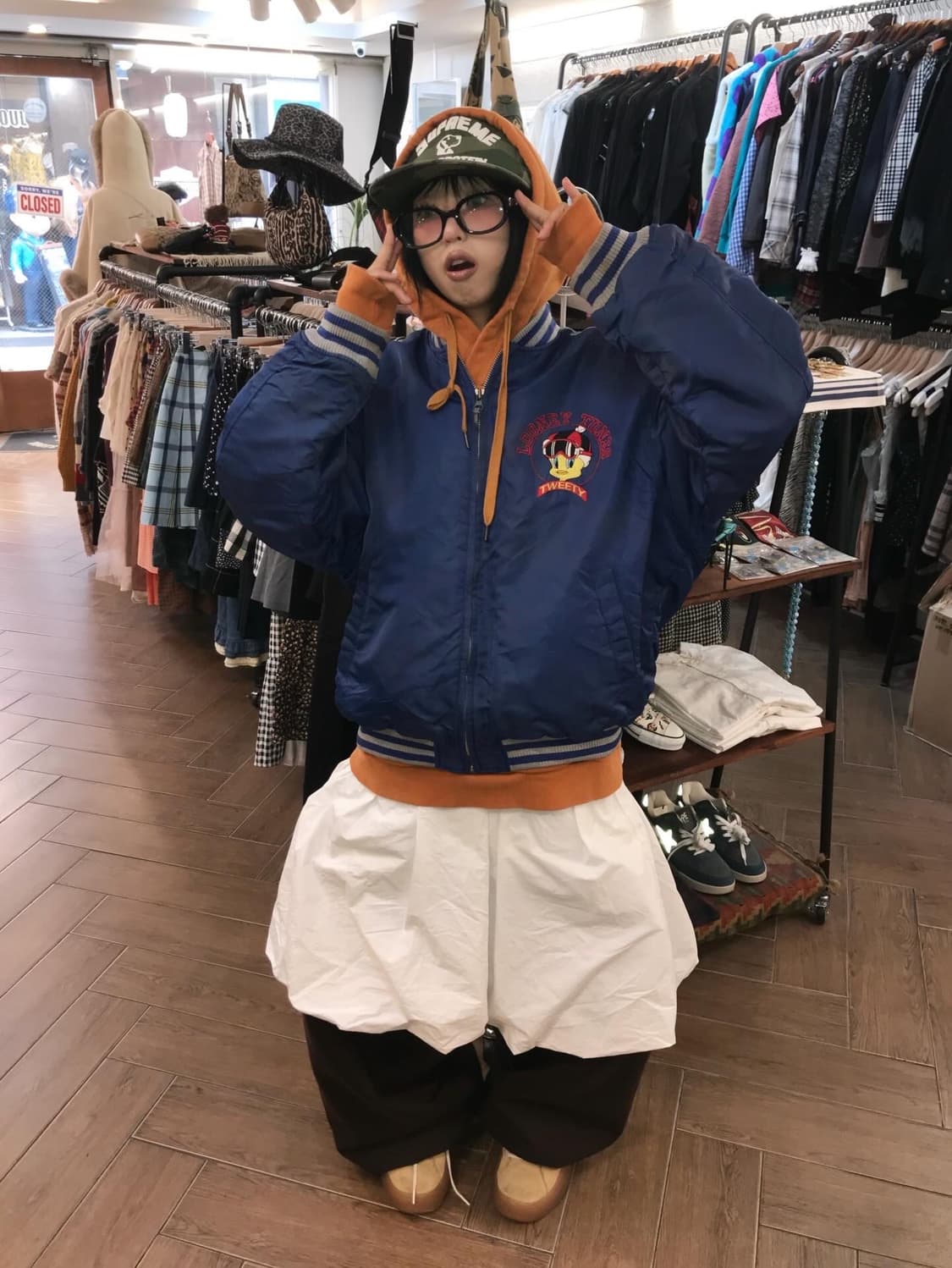 Looney Tunes Embroidery Varsity Jacket 상품이미지2