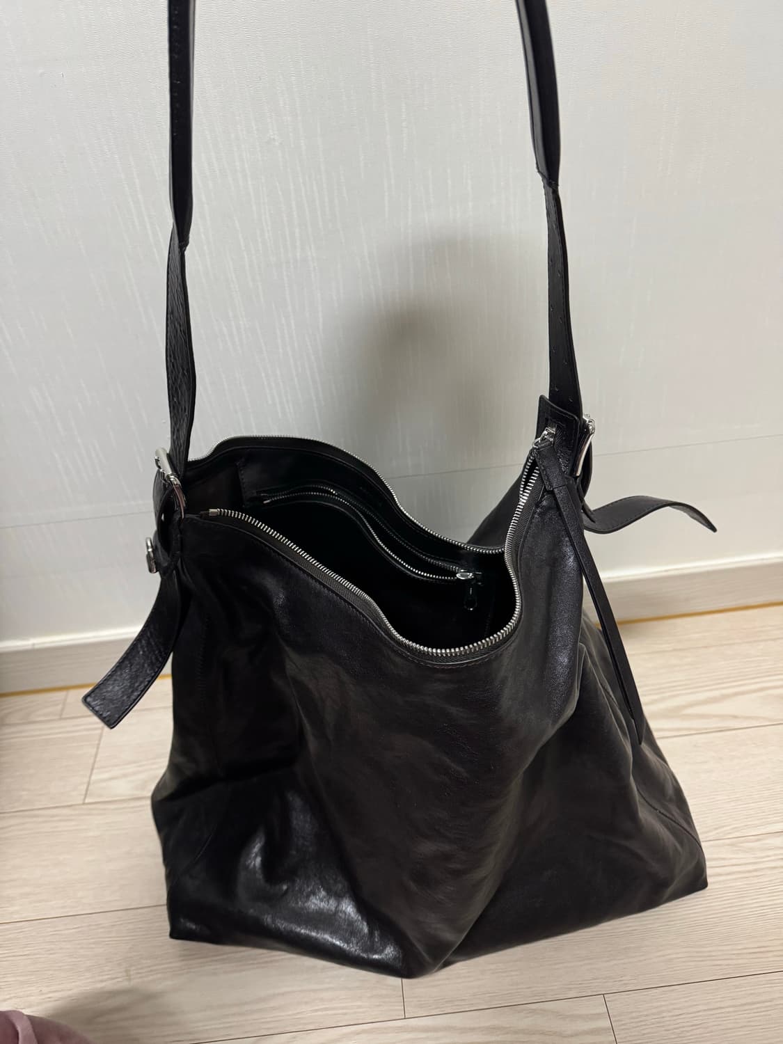 르메르 벨티드 호보백 다크 초콜릿 상품이미지3