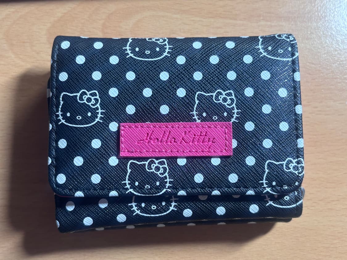 산리오 헬로키티 도트 반지갑 상품이미지1