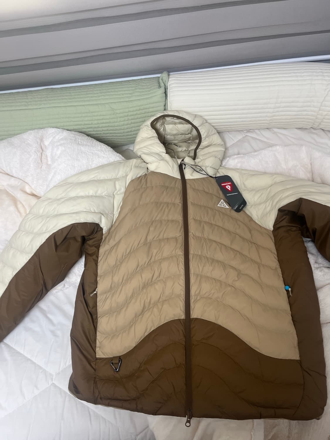 ACG 라바 플로우 써마 핏 ADV 재킷 XXL 라이트카키 새제품 상품이미지2